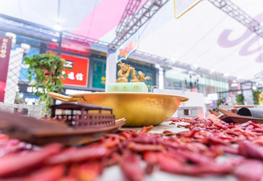 220萬能開一家多大規模的火鍋店？