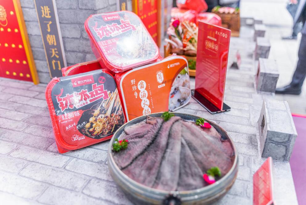 常寧開火鍋加盟店，如何通過特色吸引顧客？