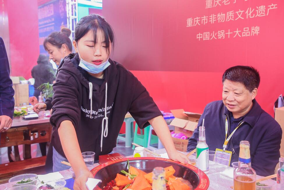 鐘祥開火鍋加盟店，對(duì)店面有哪些要求？