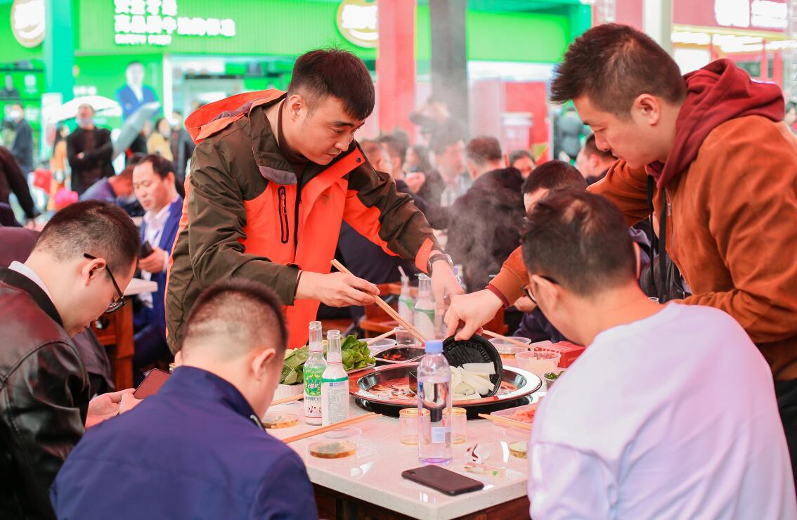 上新啦！朝天門氣泡青梅酒，絕佳的“火鍋伴侶”