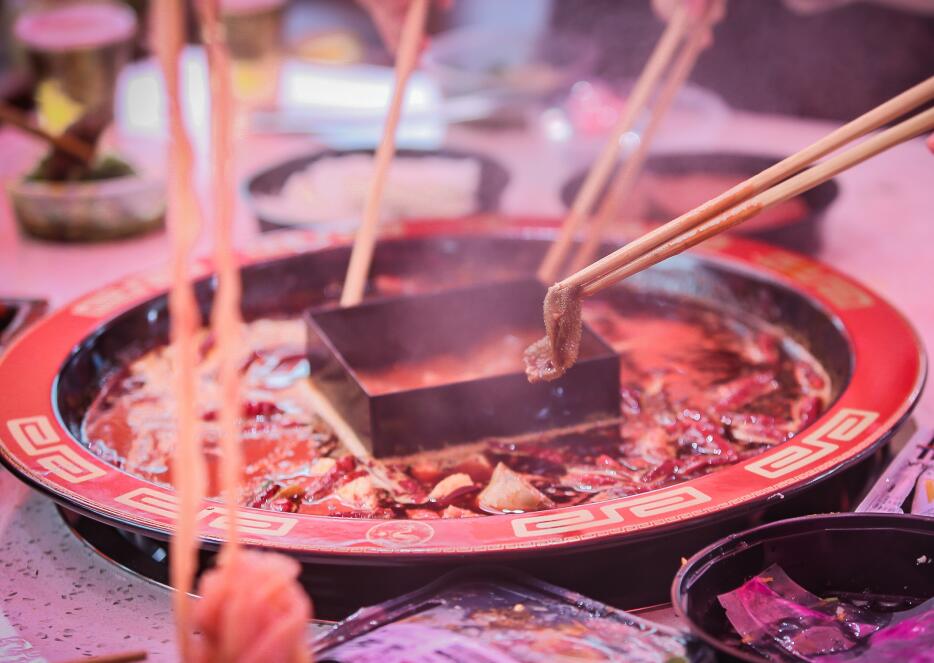 生活從來不缺重頭再來的勇氣，只缺一頓火鍋！