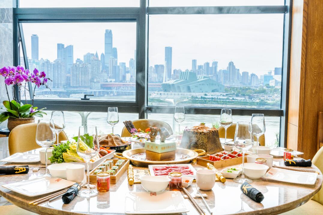 恭喜朝天門餐飲控股集團榮獲中國餐飲百強企業第八名！